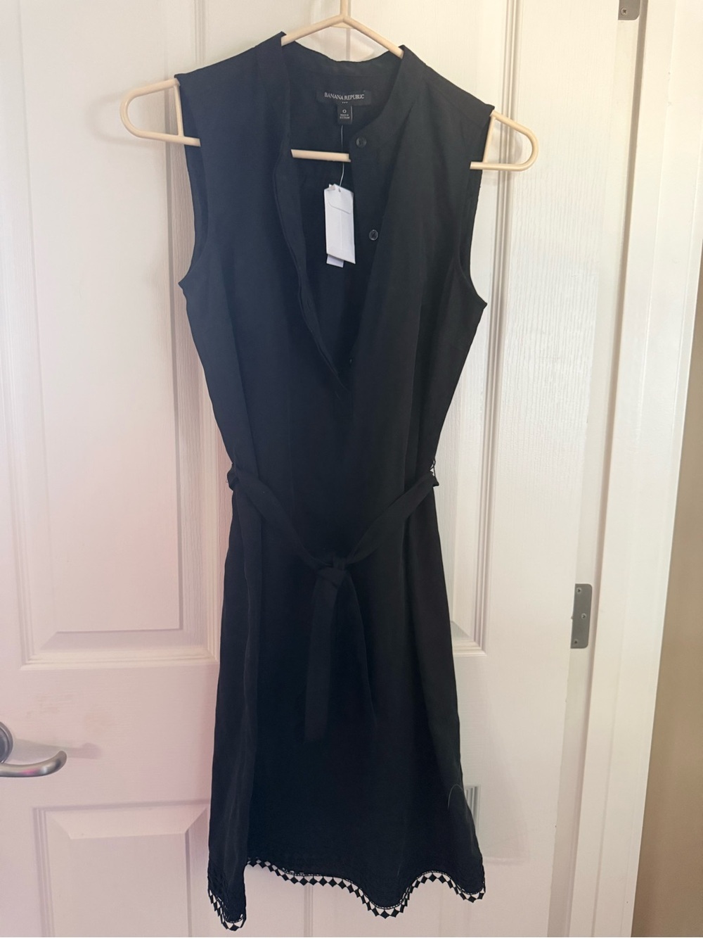 Banana Republic Factory Black Sleeveless Tie-Waist Mini Dress